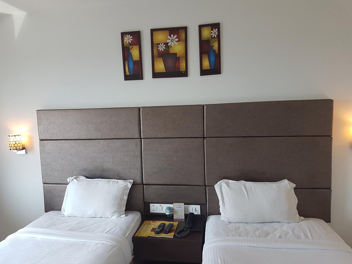 Hotel Sitara Grand Miyapur Hyderabad Exterior foto